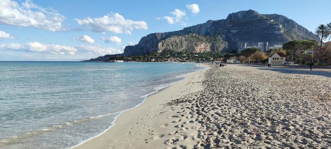 Beach House Mondello Apartmán