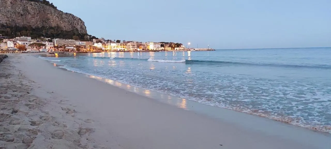 Beach House Mondello